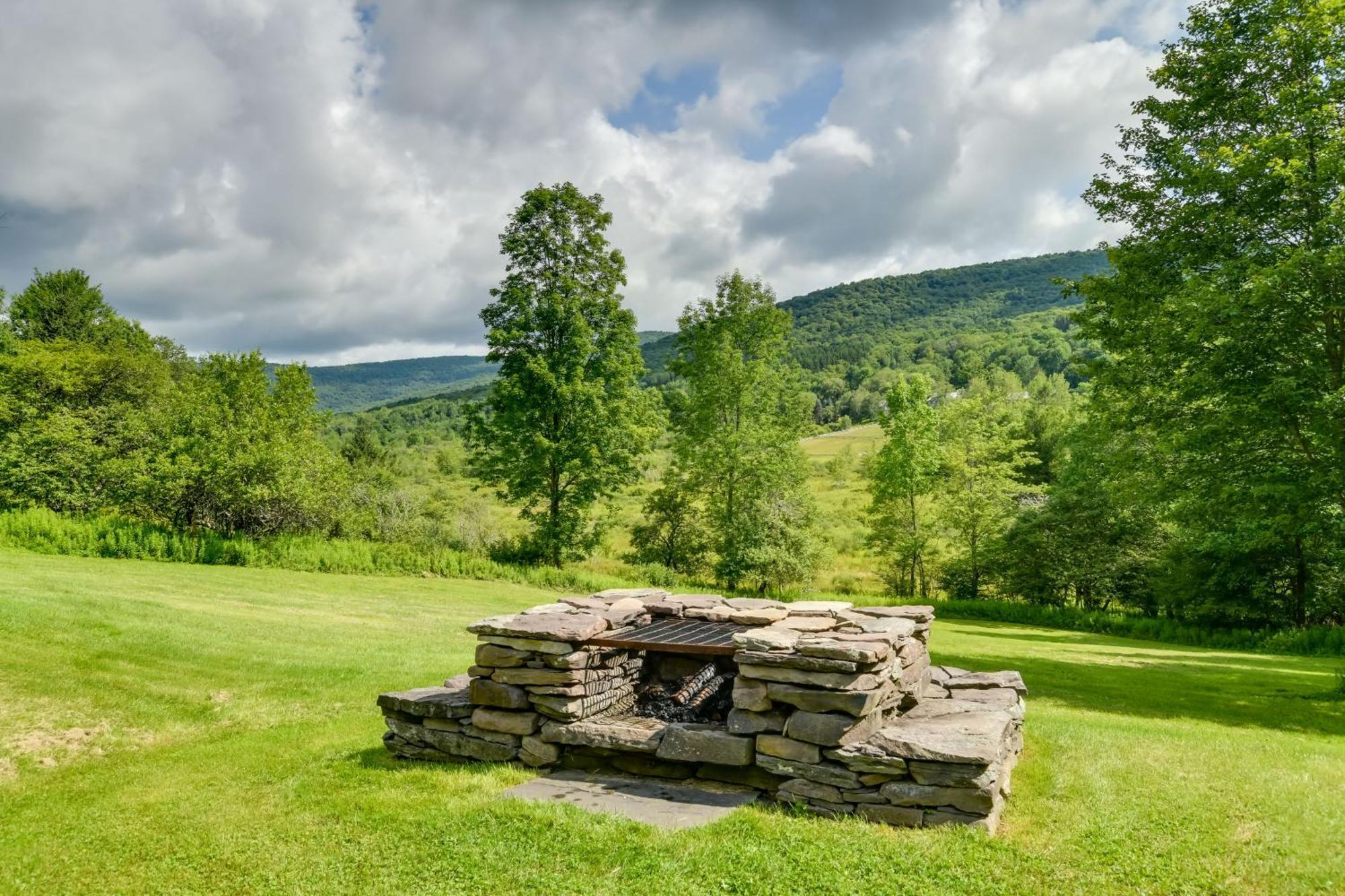 Quiet Catskills Getaway With Deck And Mtn Views New Kingston Dış mekan fotoğraf