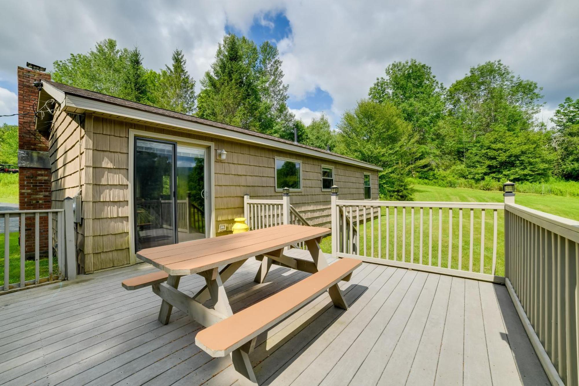 Quiet Catskills Getaway With Deck And Mtn Views New Kingston Dış mekan fotoğraf