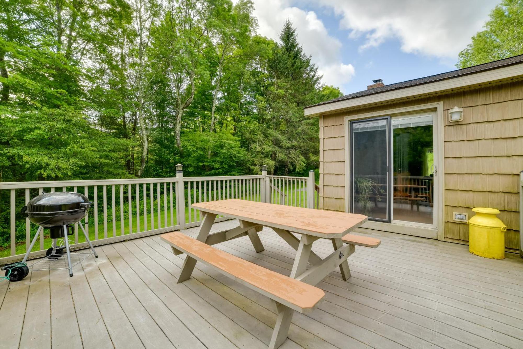 Quiet Catskills Getaway With Deck And Mtn Views New Kingston Dış mekan fotoğraf