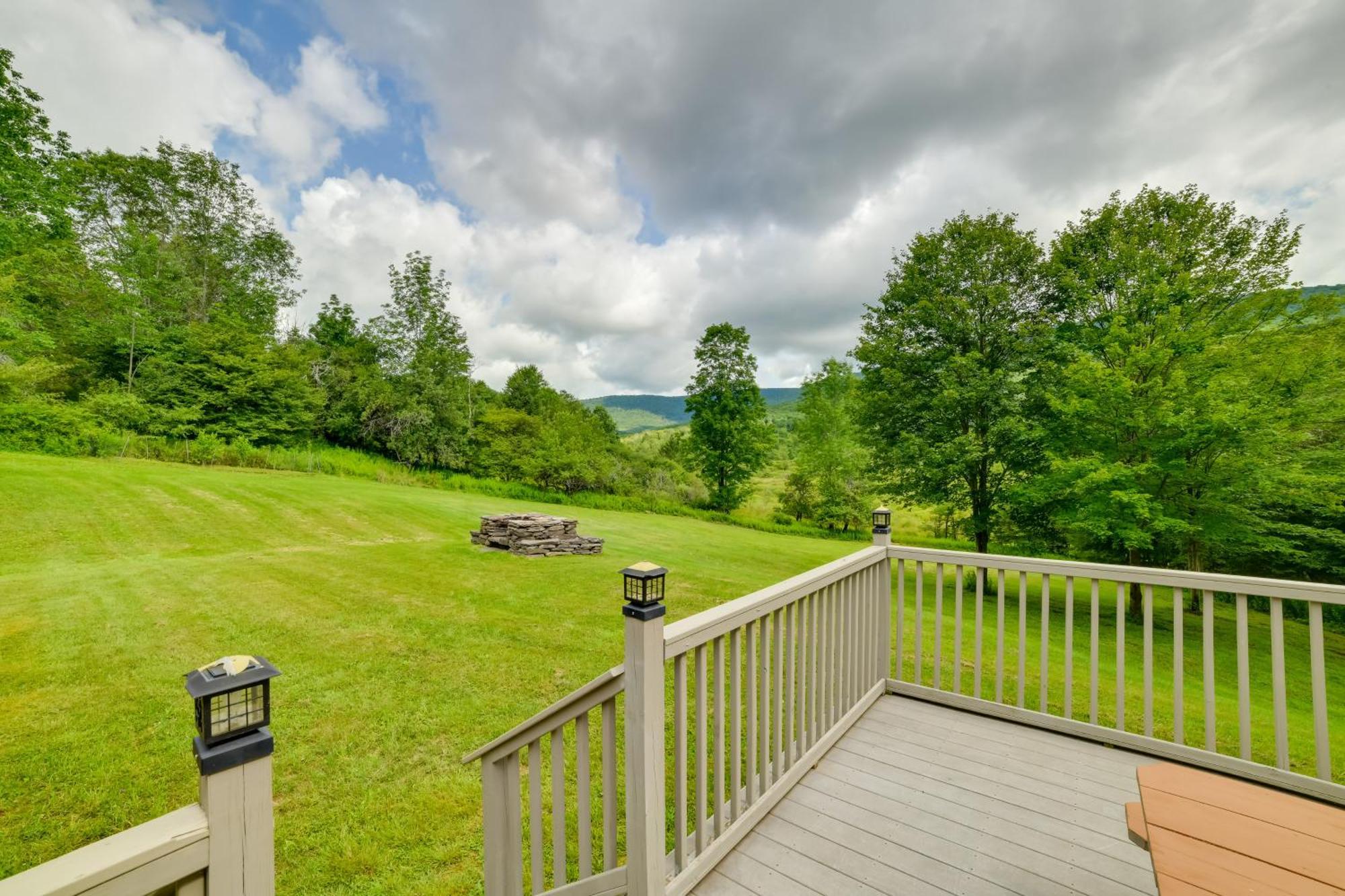 Quiet Catskills Getaway With Deck And Mtn Views New Kingston Dış mekan fotoğraf